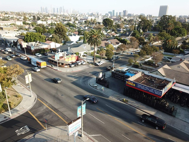 LA TIRE & AUTO SERVICE in Los Angeles